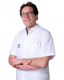 Internist-hematoloog dr. Y.W. van den Berg HMC