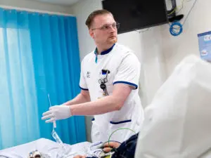 Kevin SEH-verpleegkundige in opleiding