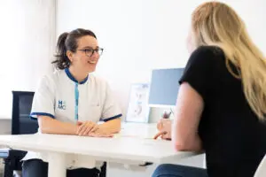 Esther Warnar is verpleegkundige in het HMC Endometriosecentrum