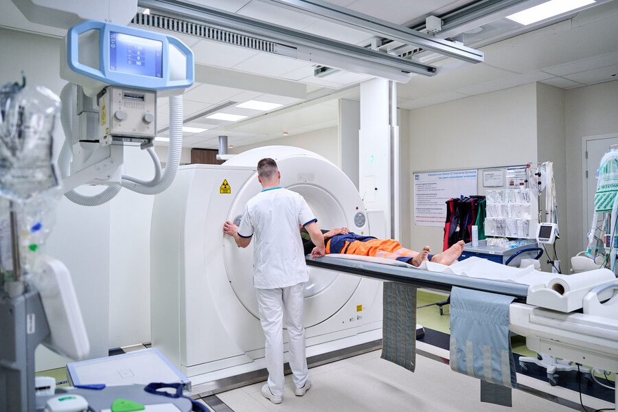 Patiënt in CT scanner