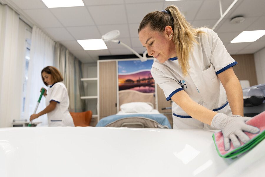 HMC investeert in communicatie en groei voor schoonmaakmedewerkers