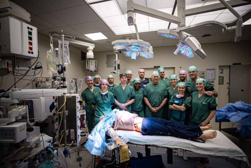 Commandant der Strijdkrachten bezoekt HMC